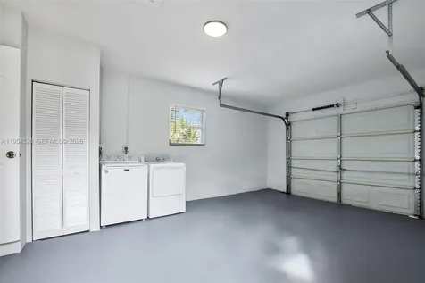 6572 SW 8th Court North Lauderdale FL 33068
