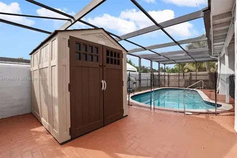 6572 SW 8th Court North Lauderdale FL 33068