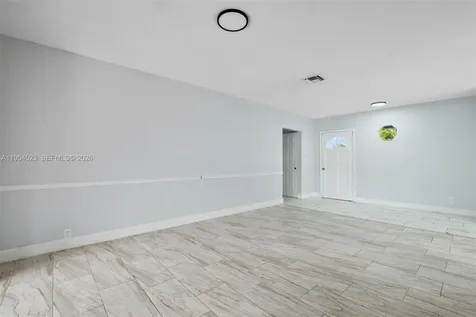 6572 SW 8th Court North Lauderdale FL 33068
