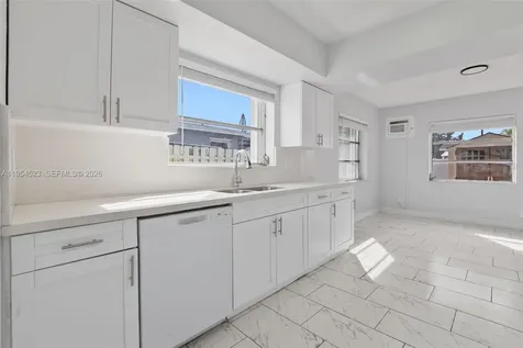 6572 SW 8th Court North Lauderdale FL 33068