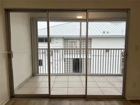 195 Sunrise Drive Key Biscayne FL 33149