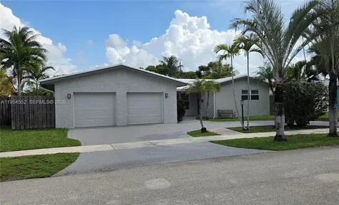 1245 Coral Lane Hollywood FL 33019