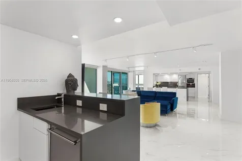 2655 Collins Avenue Miami Beach FL 33140