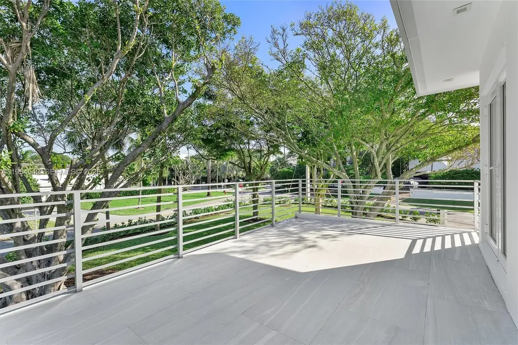 1903 Bay Drive Pompano Beach FL 33062