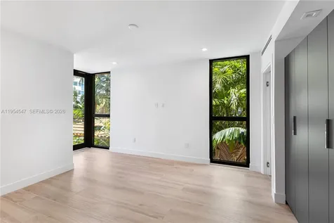 1930 Bay Drive Second Level Union Miami Beach FL 33141