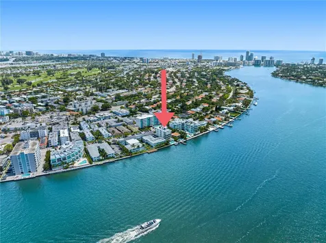 1930 Bay Drive Second Level Union Miami Beach FL 33141