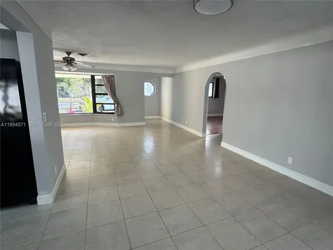 1109 SE 10th Street Deerfield Beach FL 33441