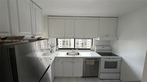 17011 N Bay Road Sunny Isles Beach FL 33160