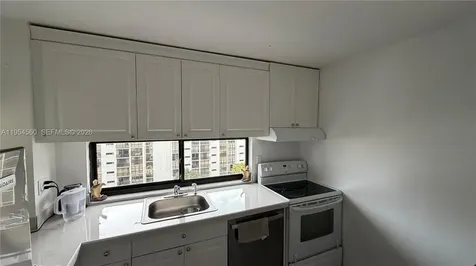 17011 N Bay Road Sunny Isles Beach FL 33160
