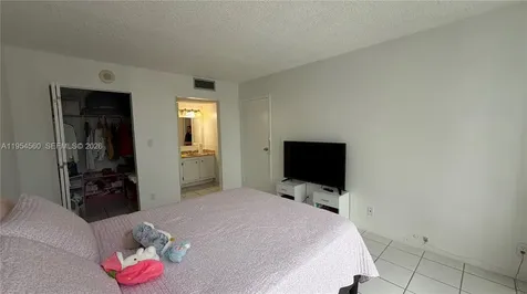 17011 N Bay Road Sunny Isles Beach FL 33160