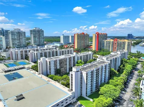 17011 N Bay Road Sunny Isles Beach FL 33160