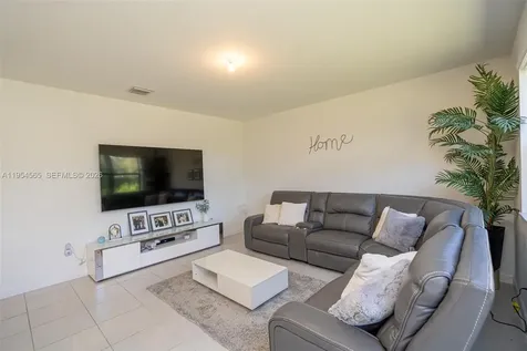 139 NE 27th Terrace Homestead FL 33033