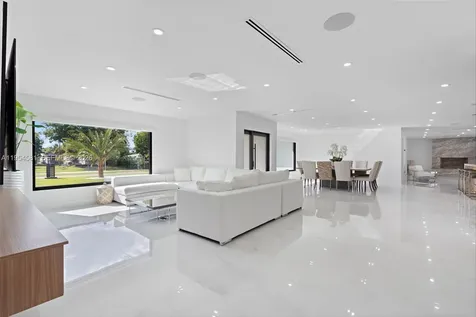 12425 SW 226th Street Miami FL 33170