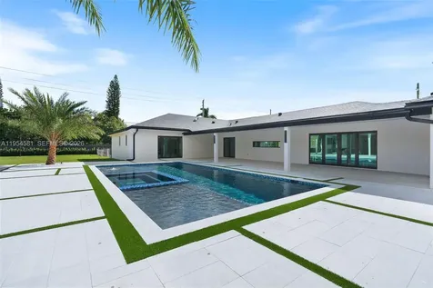 12425 SW 226th Street Miami FL 33170