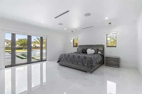 12425 SW 226th Street Miami FL 33170