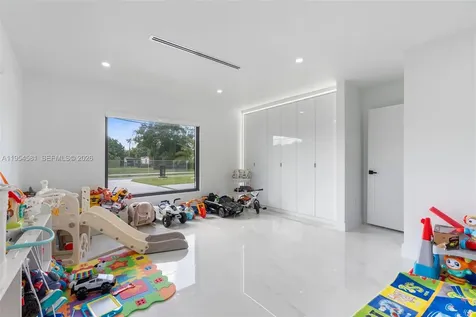 12425 SW 226th Street Miami FL 33170