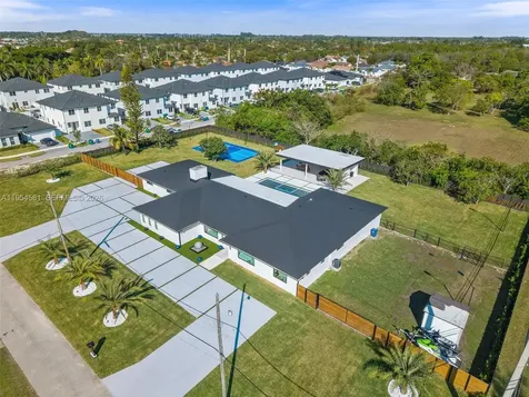 12425 SW 226th Street Miami FL 33170
