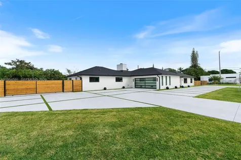 12425 SW 226th Street Miami FL 33170