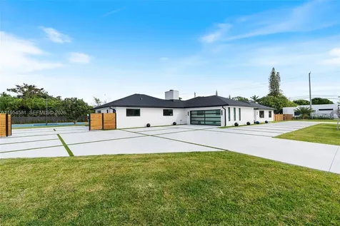 12425 SW 226th Street Miami FL 33170
