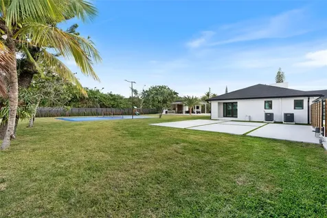 12425 SW 226th Street Miami FL 33170