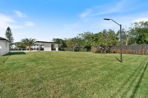 12425 SW 226th Street Miami FL 33170