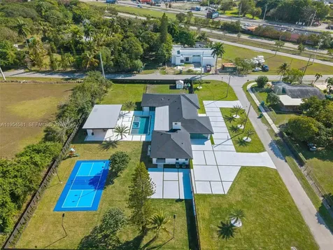 12425 SW 226th Street Miami FL 33170