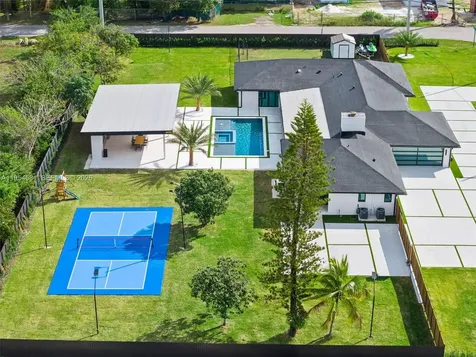 12425 SW 226th Street Miami FL 33170