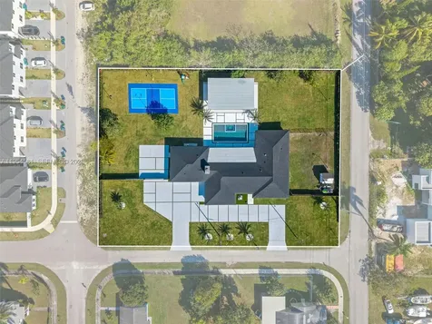 12425 SW 226th Street Miami FL 33170