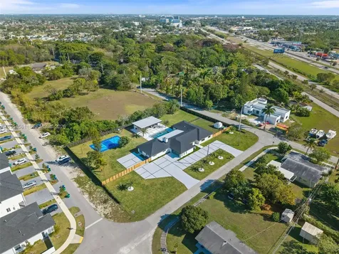 12425 SW 226th Street Miami FL 33170