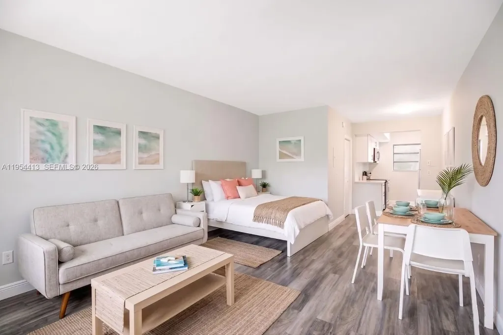 7725 Carlyle Avenue Miami Beach FL 33141