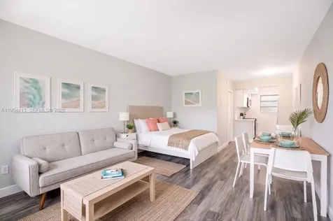7725 Carlyle Avenue Miami Beach FL 33141