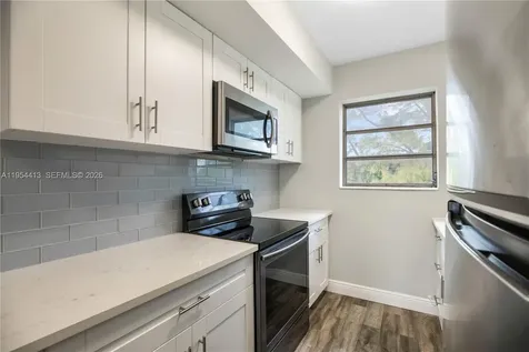 7725 Carlyle Avenue Miami Beach FL 33141