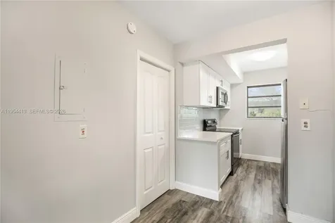 7725 Carlyle Avenue Miami Beach FL 33141