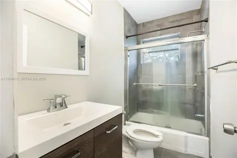 7725 Carlyle Avenue Miami Beach FL 33141
