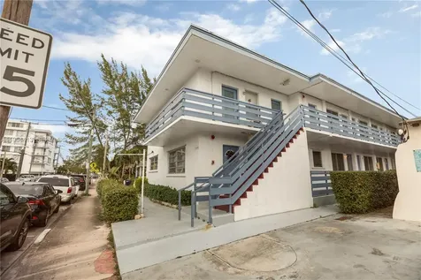 7725 Carlyle Avenue Miami Beach FL 33141