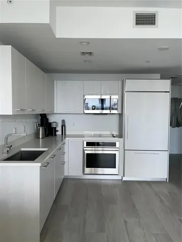 45 SW 9th Street Miami FL 33130