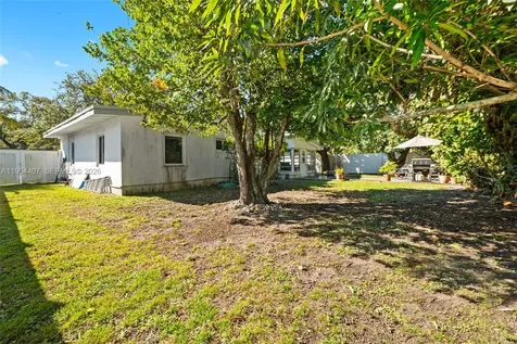 505 NE 132nd Terrace North Miami FL 33161