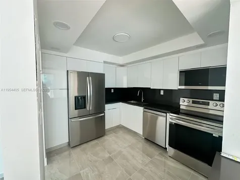 16546 NE 26th Avenue North Miami Beach FL 33160