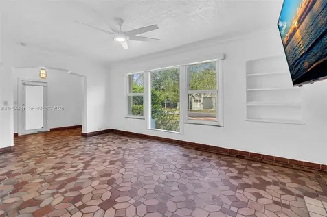 1524 Biarritz Drive Miami Beach FL 33141