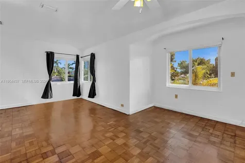 1524 Biarritz Drive Miami Beach FL 33141
