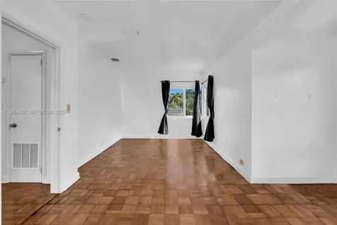 1524 Biarritz Drive Miami Beach FL 33141