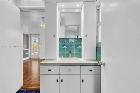 1524 Biarritz Drive Miami Beach FL 33141
