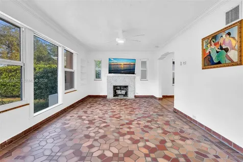 1524 Biarritz Drive Miami Beach FL 33141