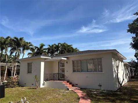2390 NW 30th Street Miami FL 33142