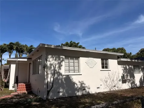 2390 NW 30th Street Miami FL 33142