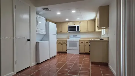 180 E Cypress Way Naples FL 34110