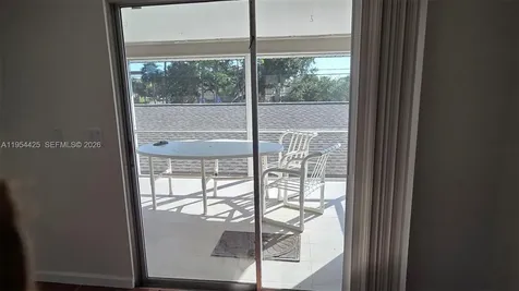 180 E Cypress Way Naples FL 34110