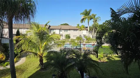 180 E Cypress Way Naples FL 34110