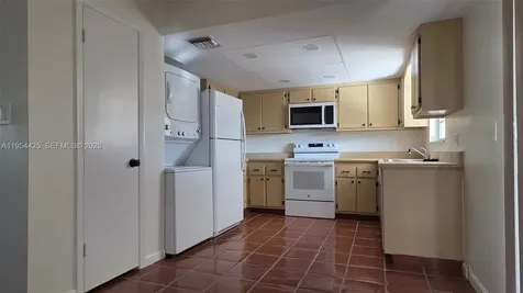 180 E Cypress Way Naples FL 34110