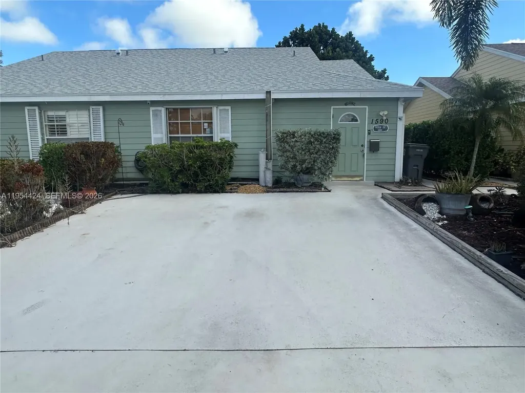 1590 Royal Forest Court West Palm Beach FL 33406